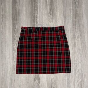 Garage Plaid Mini Skirt Zip Closure Red Black White Size M.
